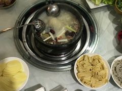 -南渝食府.墨脱石锅松茸鸡