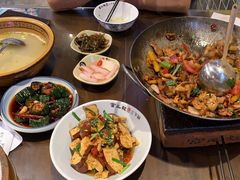 -富正毅三下锅·湘西韵味(天门山索道店)