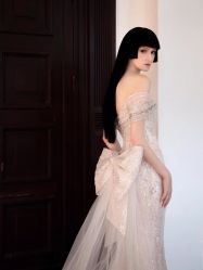 -Renee芮亦婚纱(原丽莎)