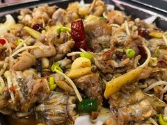 香辣平锅牛蛙-回·龙虾铺·盆盆蟹·烧烤大排档(回龙观店)