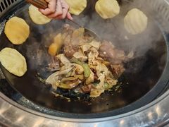 -哈尔滨烧烤·山河村铁锅炖(交大店)