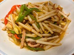 花生芽-头上红煨盐鸡·非遗院子餐厅