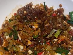 -阿瓦山寨·湘菜现炒·剁椒鱼头王(咸阳总店)