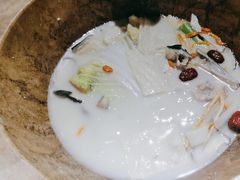 -云荷里·蒸汽石锅鱼·云南菜(中发百旺店)