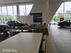 -上海冠松华奥奥迪4S店(张江店)