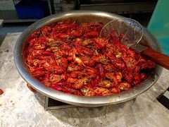 每桌必备小龙虾-禾斗海鲜自助(城阳宝龙店)