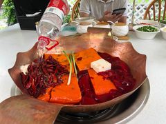 -墨居上隐·院子里火锅(峨眉店)