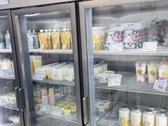 面包甜点陈列柜-白色日记·手作酸奶(麦凯乐店)