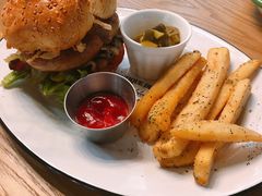 -HELLO 27 意面·沙拉·帕尼尼