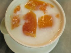 牛奶炖木瓜-沙湾姜撞奶甜品店(昌岗中路店)