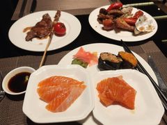 三文鱼-大中华希尔顿酒店-念自助餐·嗨啤·小龙虾