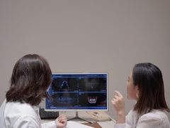 -柏乐口腔医院·舒适化无痛种植牙中心(东盟商务区院)