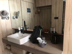 -西安大雁塔科技大学地铁站亚朵酒店