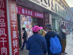 -布尔津河堤夜市