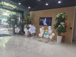 -CARR SALON