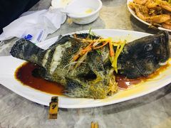 -亚龙湾8号(丁村万人海鲜广场店)