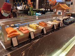 -广州万富希尔顿酒店·感趣自助餐厅·金秋蟹宴生蚝海鲜刺身