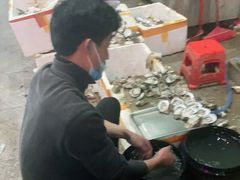 -蚝哥花姐湛江烤生蚝(美丽湾市场店)