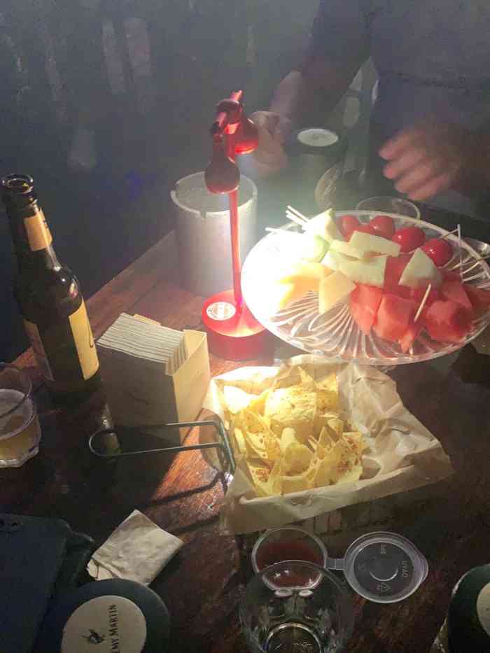 苏荷酒吧(嘉宾路店)-"挺不错的酒吧!我们家里也有,赞.