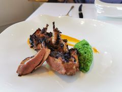 碳烤乳鸽，甜豆，旱金莲醋汁-Jean Georges