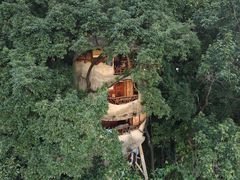 -天门沟九州驿站树上汤泉