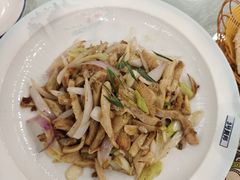 -马尔龙新疆饭店·清真(瑞景店)