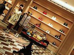 -Gucci(青岛海信广场店)