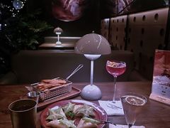 -FOUR PLAY BAR