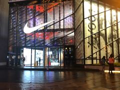 -NIKE品牌体验店(南京东路店)
