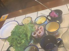 -强盅盅重庆市井火锅店(中央大街店)