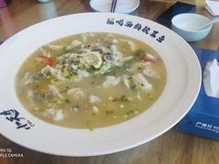 -严记小天府酸菜鱼(西四路店)