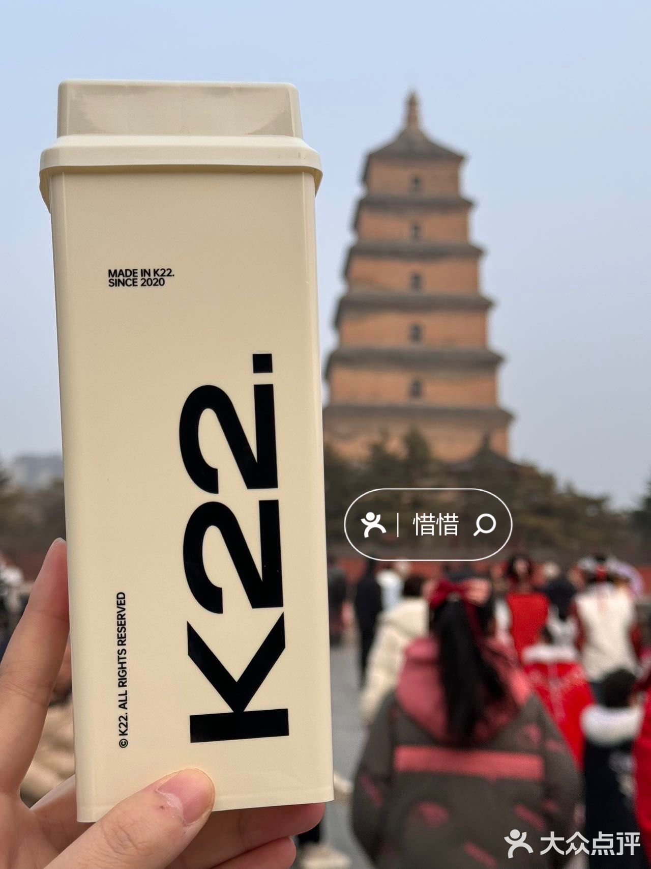 排队都快排到我家门口了，家人们快看