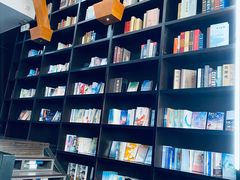 -钟书阁(松江泰晤士小镇店)