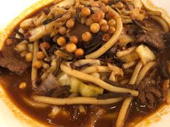 野蘑菇酸菜牛肉炒米粉-疆Jiang·新疆秘制料理