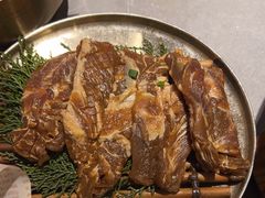 -草家酱蟹炭火烤肉店(珲春南路一店)