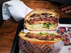 -The Habit Burger Grill 哈比特汉堡(世博店)