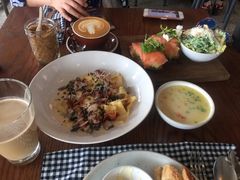 -ROAST coffee & eatery