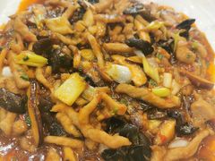 -黄桷树曹家私房菜(江与城店)