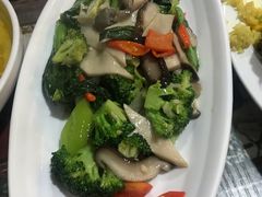 -玖月时尚泰式餐厅
