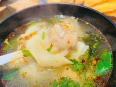 虾仁馄饨-和众大油条(维明路店)