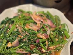 -大头虾越式风味餐厅(光明广场店)