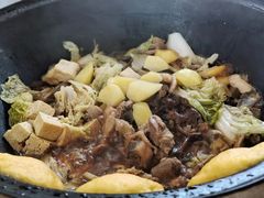 -粘豆包柴火铁锅炖