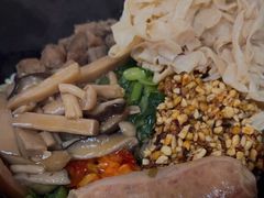 -两勺子一碗口水鸡拌面