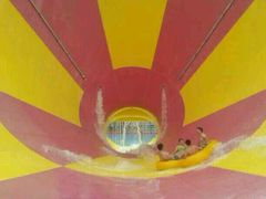 -黄河谷马拉湾海浪浴场