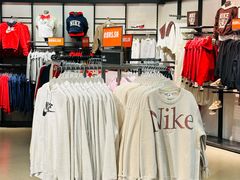 -百年港湾奥特莱斯(香炉礁店)