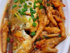 黄鱼烧鸡爪-包不同知味(嵊泗店)