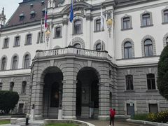 -波斯托伊纳溶洞