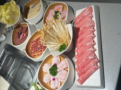 -海底捞火锅(曹安公路店)