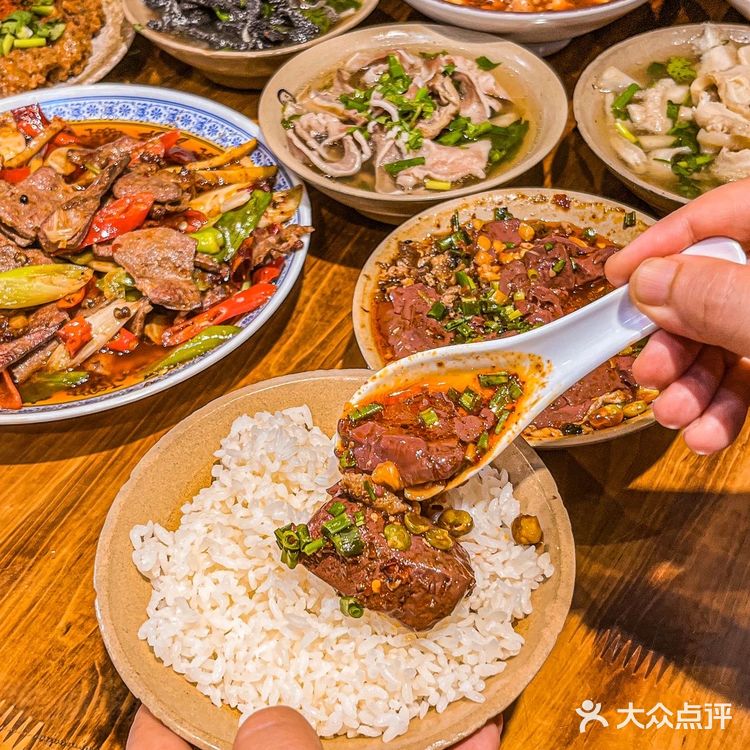 来乐山必吃的谢老五跷脚牛肉，冲就对了✔️