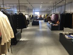 -URBAN REVIVO(欢乐海岸购物中心店)